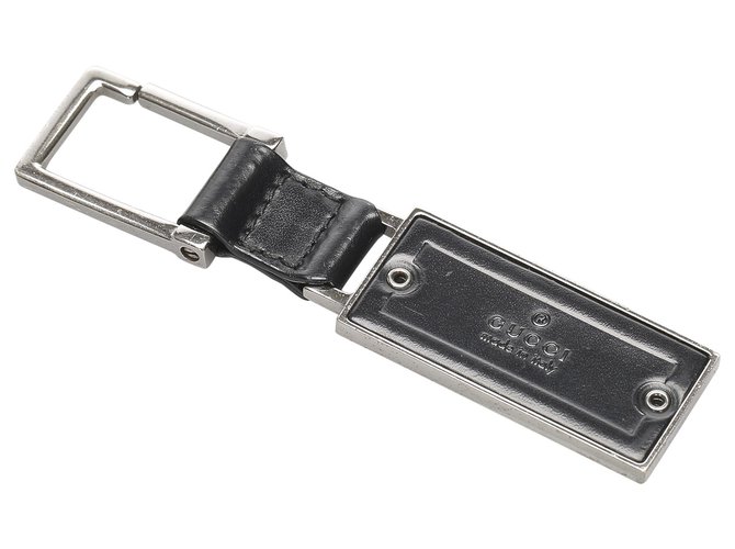 Porte-clés en métal argenté Gucci Cuir Veau façon poulain Noir  ref.218659