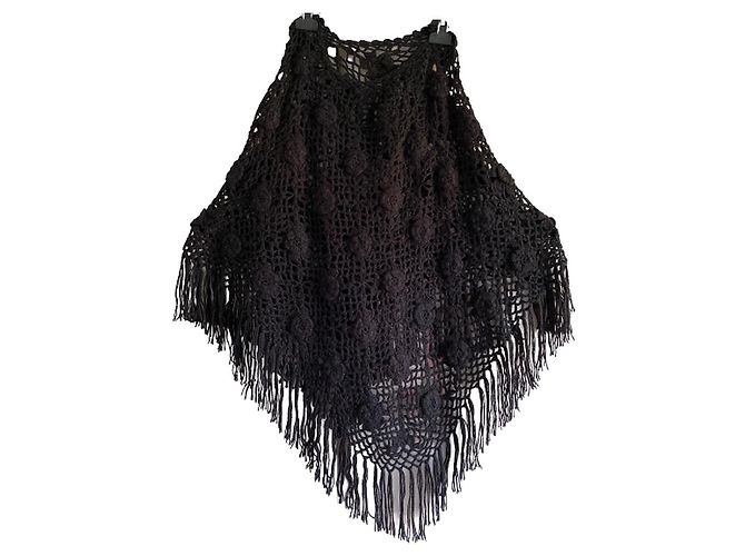Autre Marque Gehäkelter Wollponcho schwarz 70er Jahre
