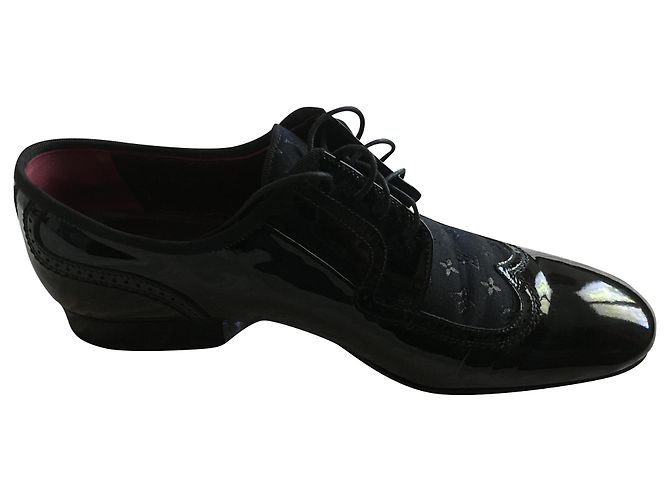 Louis Vuitton Scarpe derby in vernice nera LV Nero