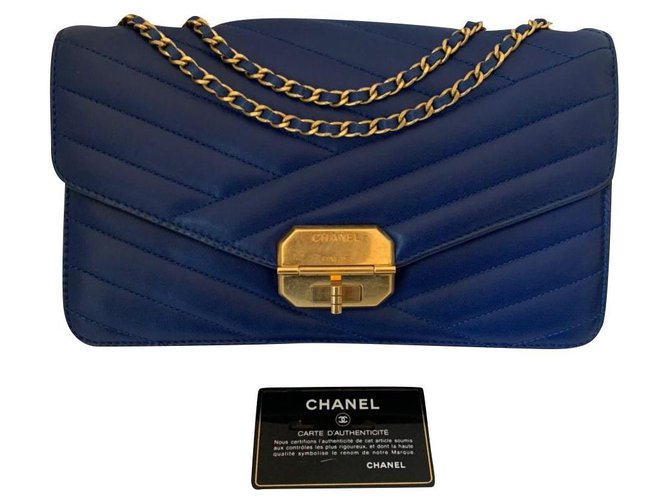 Chanel Azul Couro  ref.219368