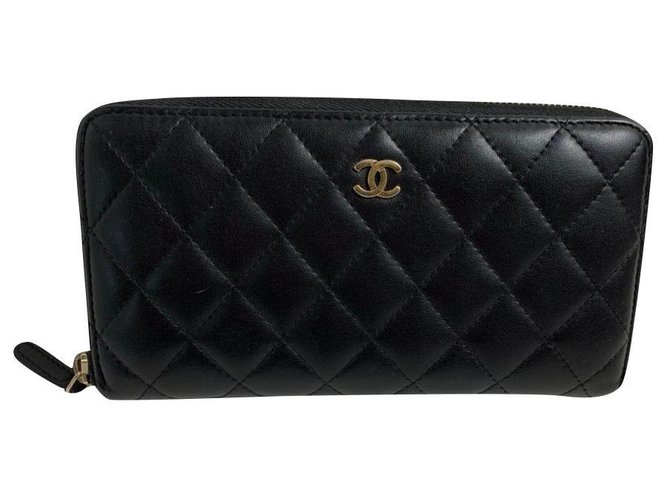 Chanel Black Leather  ref.219408