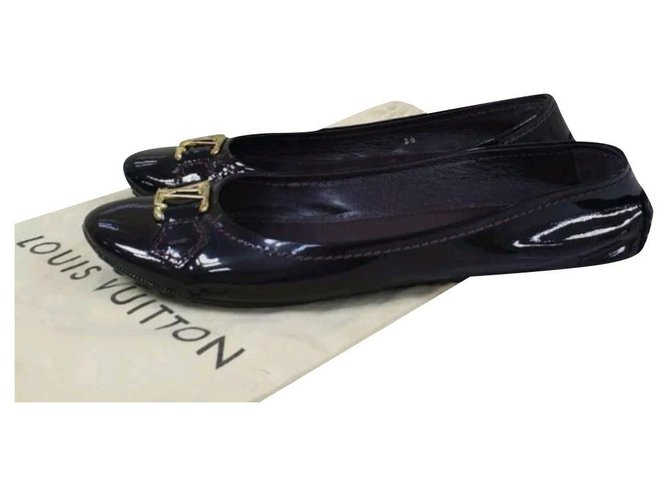 Louis Vuitton Burgundy Patent Leather Flats sapatos Sz. 38 Preto Couro  ref.219472