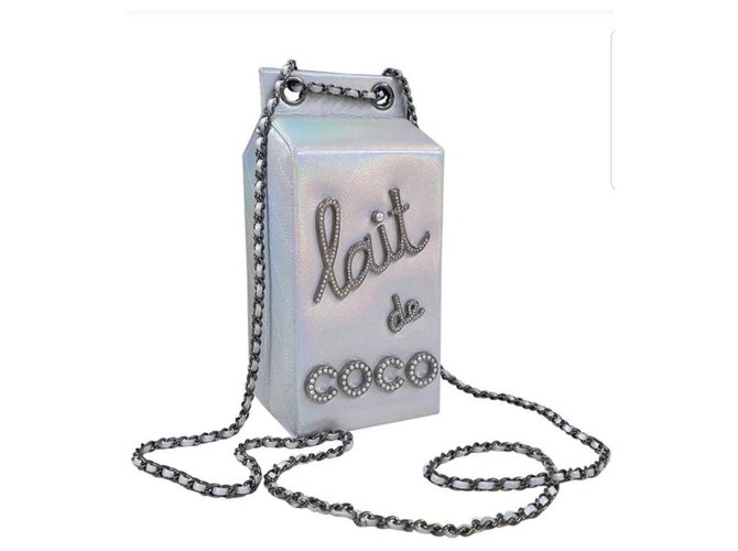 Chanel Lait De Coco Milk Carton Bolso bandolera de cuero plateado iridiscente Plata Multicolor  ref.220057