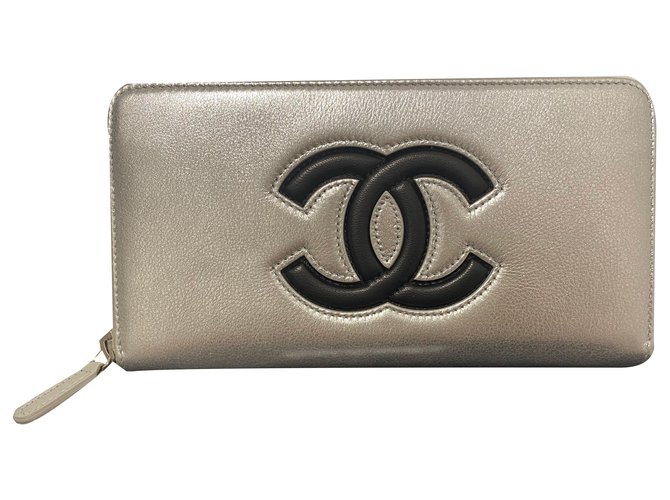 Chanel large leather wallet , new & perfect condition. Black Silvery  ref.220385