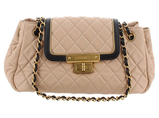 Chanel Brown Accordion Matelasse Reissue Lambskin Leather Shoulder Bag  Black Beige ref.220782 - Joli Closet