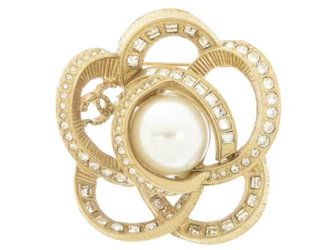 Chanel Gold Strass Blume Faux Pearl Brosche Golden Metall  ref.220805