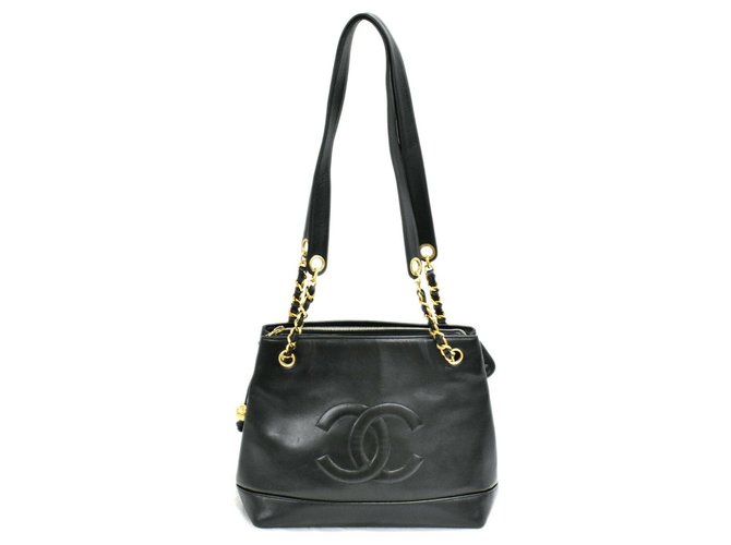 Chanel shoulder bag Black Leather  ref.220858