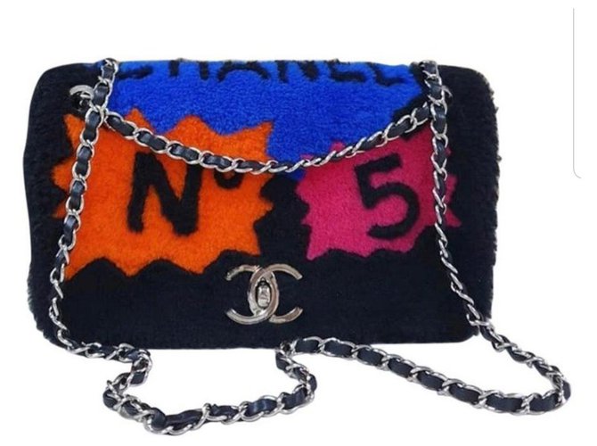Chanel 14Un Patchwork No. 5 Bolso grande con solapa Caption Comic Shearling Multicolor Piel de cordero  ref.221269