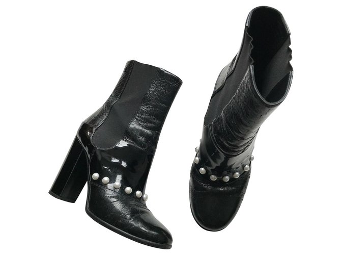Chanel Patent Leather Pearl  Boots Black  ref.221452