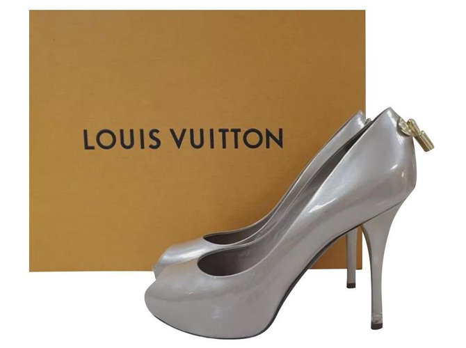 Louis Vuitton en cuir verni beige Oh vraiment! Escarpins Peep Toe Sz. 37  ref.221525