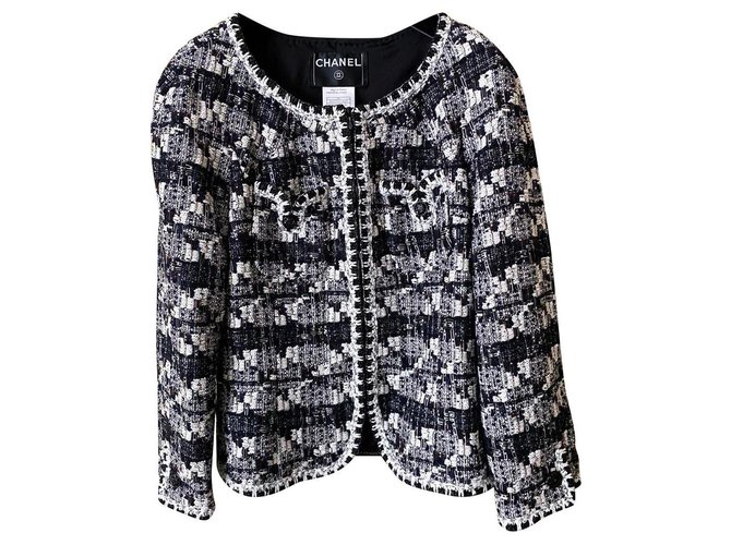 Chanel casaco de tweed muito famoso Preto  ref.222014