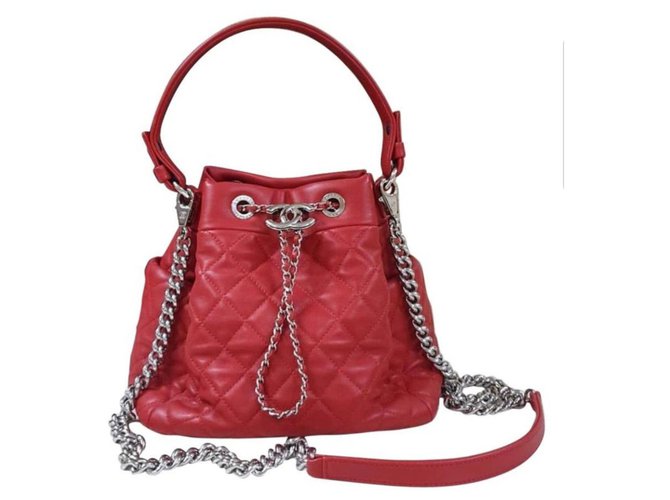 Chanel Red Drawstring Bucket Bag Shoulder Handbag Quilted Leather  ref.222044