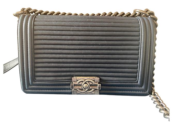 Le Boy Bolsa Chanel Boy em couro azul