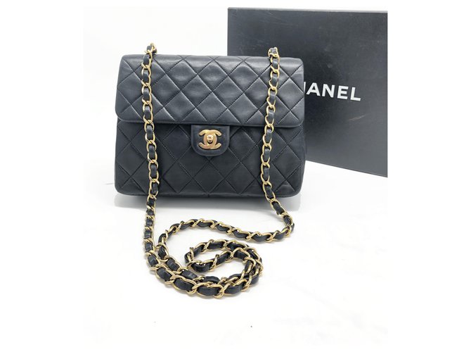 Chanel mini classic Preto Pele de cordeiro  ref.222649