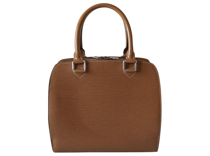 Louis Vuitton Handbags Caramel Leather  ref.222815