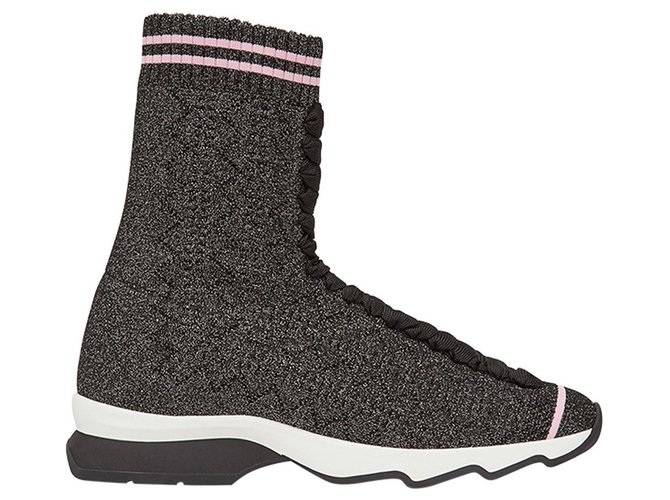 Zapatillas estilo calcetín de tela gris Fendi Blanco Paño  ref.222983