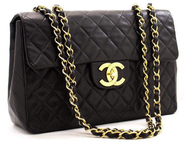 Chanel Jumbo 13"Maxi 2.55 Bolso de hombro con cadena de solapa Piel de cordero negra Negro Cuero  ref.223130