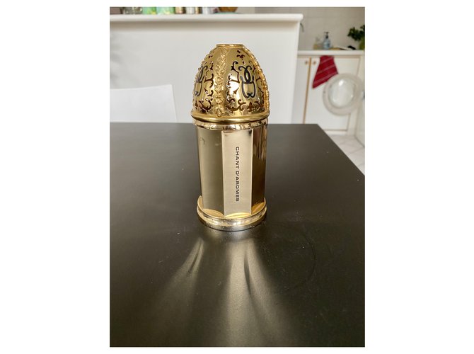 Autre Marque Estojo de recarga de perfume Dourado Metal  ref.223141