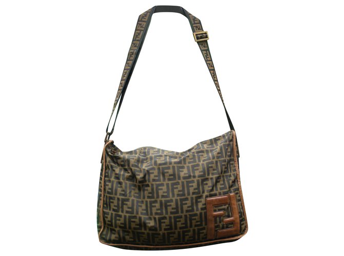 Fendi Handbags Brown  ref.223165