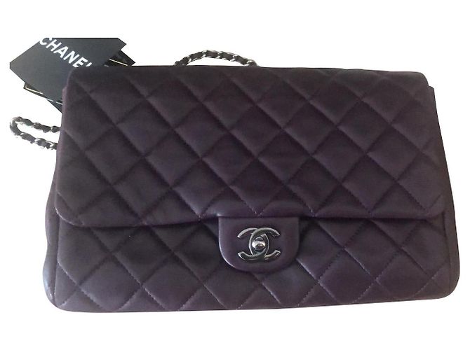 Chanel Timeless Beuteltasche Lammleder Pflaume