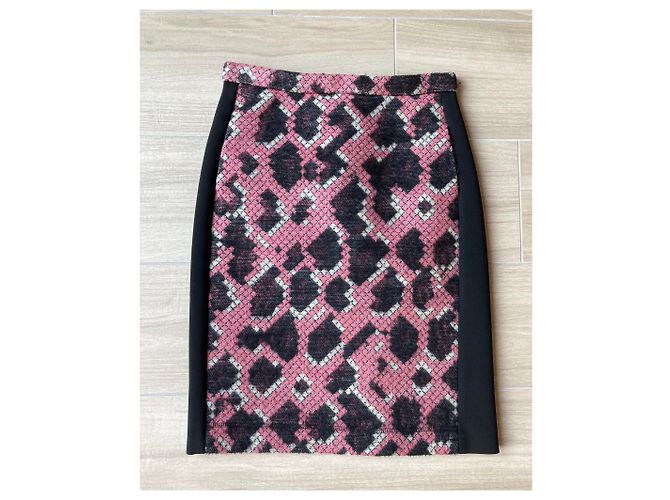 Falda Balenciaga de lana estampada negro rosa blanco