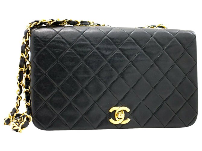 Chanel Flap Bag Negro Cuero  ref.223488