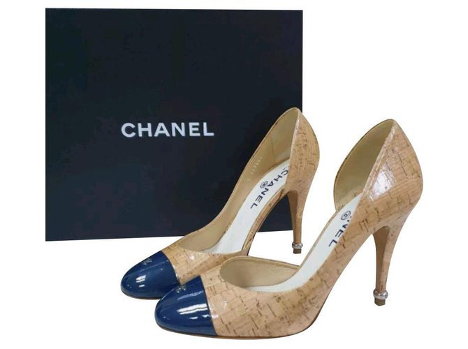 Chanel Décolleté In Pelle Verniciata Tacchi Scarpe Tg 39 Multicolore  ref.223491