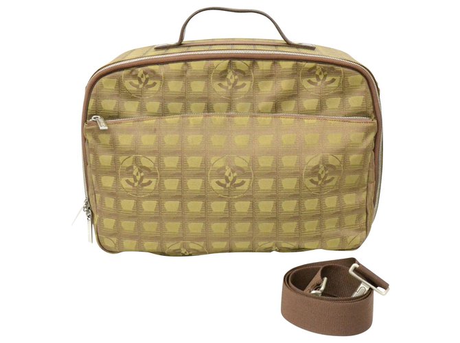 Chanel handbag Khaki Synthetic  ref.223524