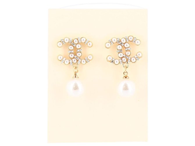 Chanel earring Golden Gold-plated  ref.223808