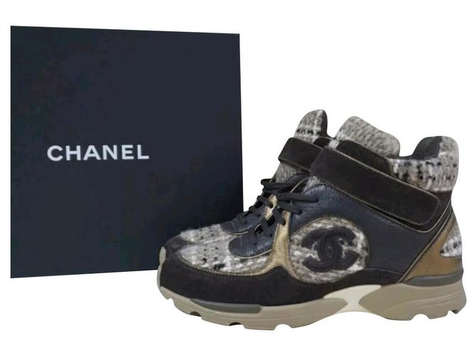 CHANEL Logo CC Brown Tweed Lace Up High Top Sneakers Sz.38 auth Multiple  colors ref.223814 - Joli Closet