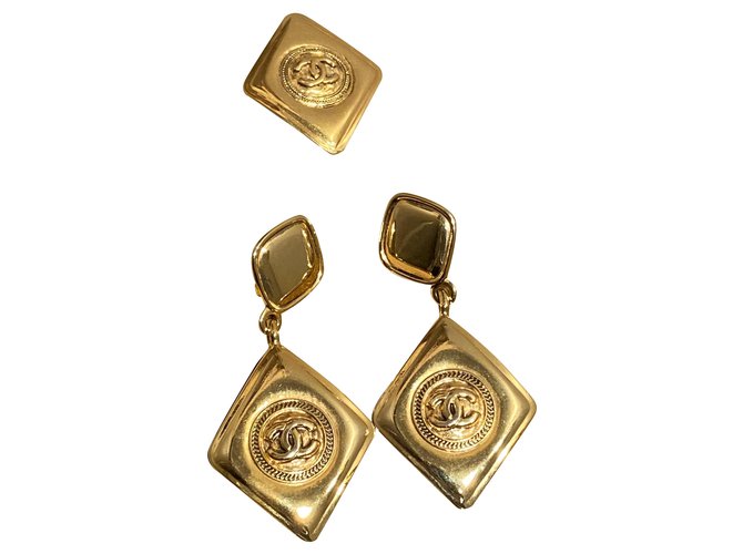 Chanel Conjuntos de joalharia Dourado Metal  ref.224117
