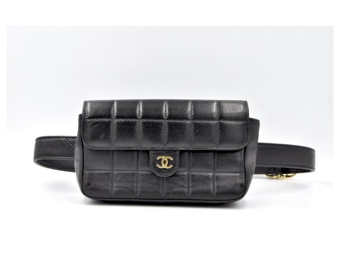 Bolsa Chanel Belt em couro preto acolchoado 2002  ref.224154