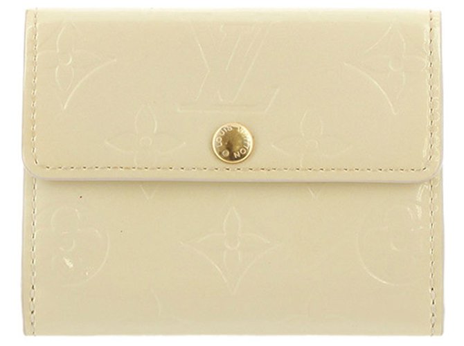 Pochette Louis Vuitton Blanc Vernis Ludlow Cuir Cuir vernis  ref.224294