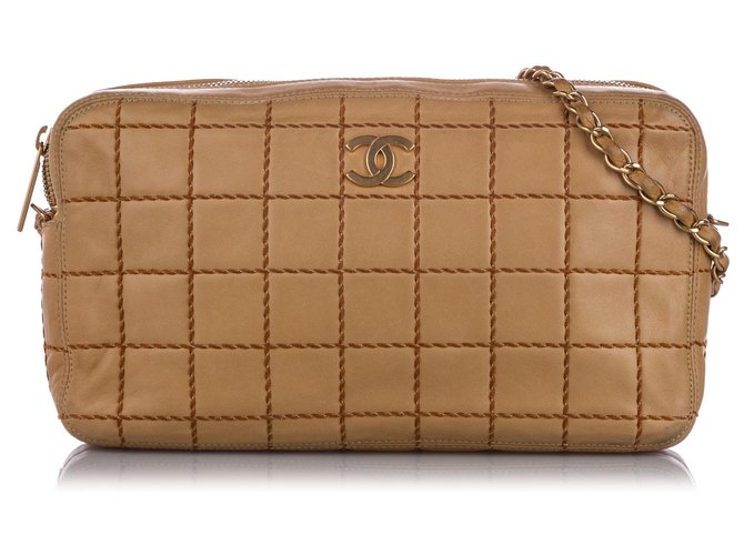 Bolso de hombro de piel de cordero con cadena de puntada salvaje marrón Chanel Castaño Marrón claro Cuero  ref.224300