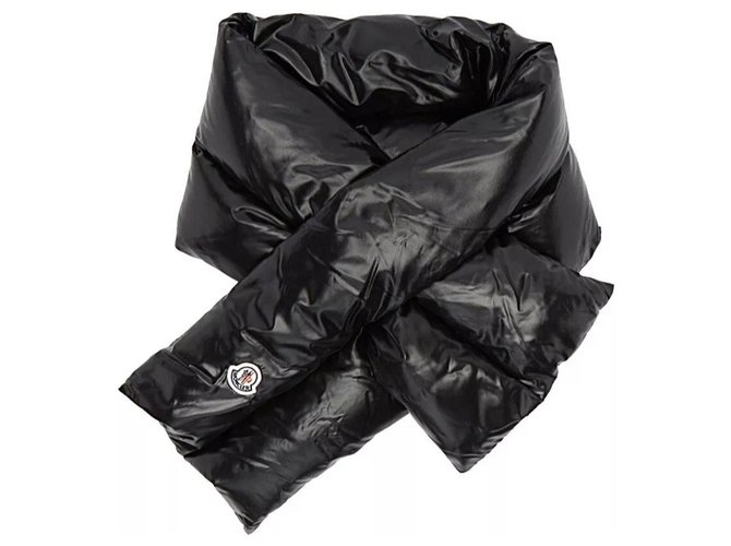 Moncler Padded scarf Black Nylon  ref.224732