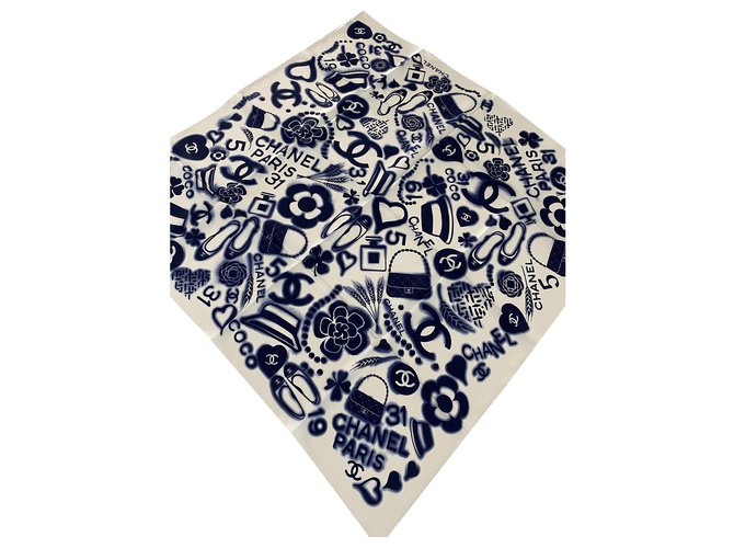 CHANEL white and blue scarf Multiple colors Silk  ref.224815