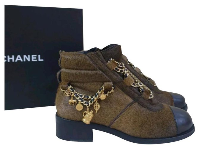 Chanel Paris - Stivaletti in pelliccia marrone Salisburgo CC Tg.38 Pelle  ref.225069