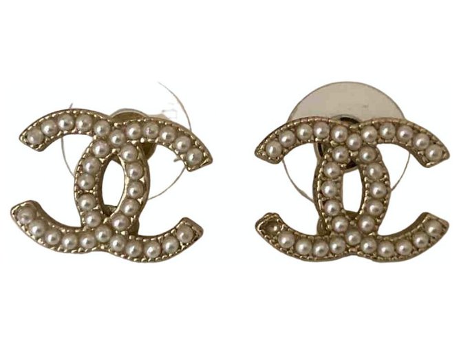 Chanel Boucles d'oreilles Métal Doré  ref.225228