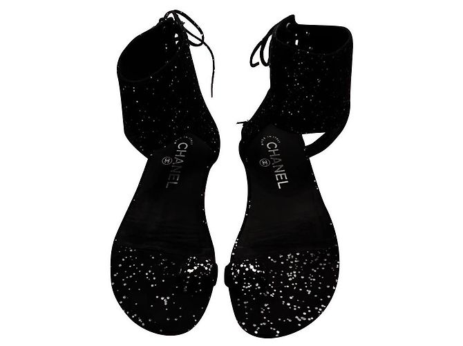 Sandali Chanel in camoscio di capra nero con micro glitter argento