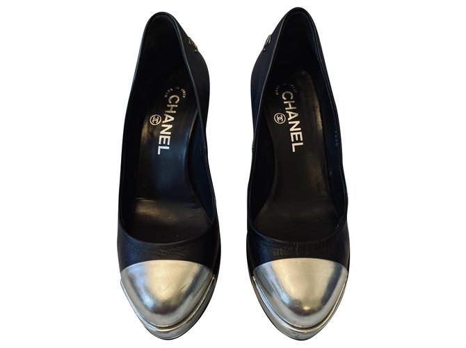 Bombas de chanel Negro Cuero  ref.225270