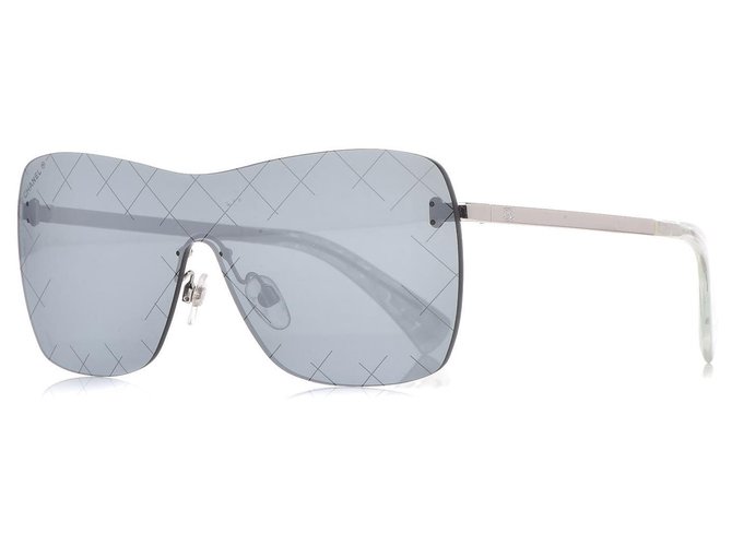 Chanel sunglasses damaged : r/chanel