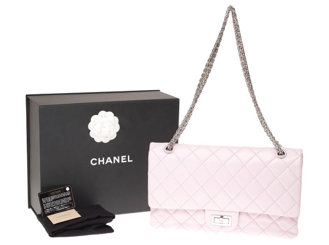 Splendid Chanel handbag 2.55 Reissue 227 in pink quilted leather, Garniture en métal argenté, In very beautiful condition!  ref.225314