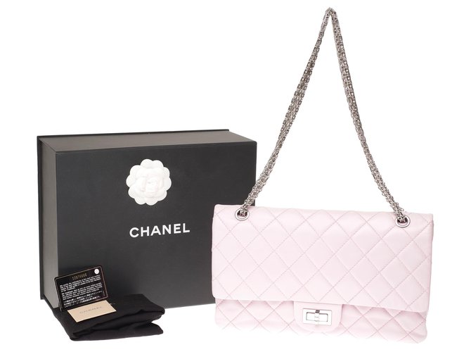 Splendide sac à main Chanel 2.55 Reissue 227 en cuir matelassé rose, garniture en métal argenté, en très bel état !  ref.225314
