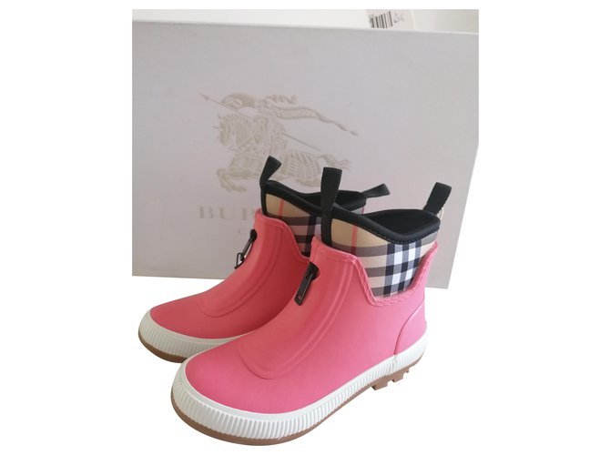 Burberry Rain boots check Pink Rubber  ref.225741