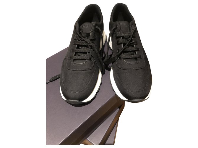 Prada zapatillas nuevas Negro  ref.225795