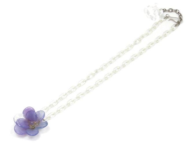 Collier à pendentif camélia violet Chanel Métal Plastique Résine  ref.225852