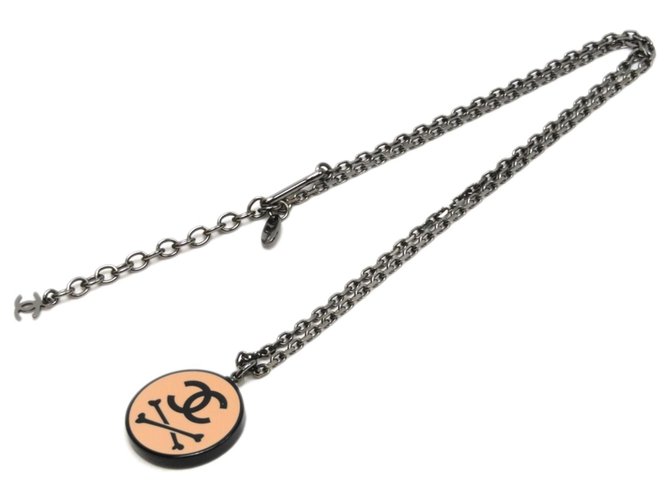 Collana con ciondolo teschio in argento CC Chanel Multicolore Metallo Plastica  ref.225871