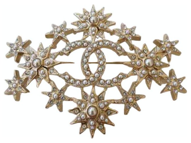 Chanel Pins & Broschen Golden Perle  ref.226010