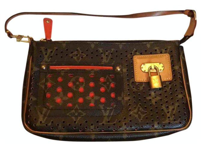 Louis Vuitton Handbags Brown Leather  ref.226060