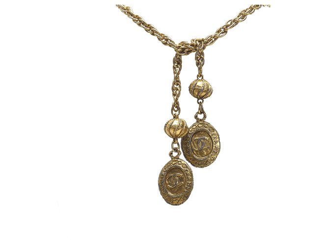 Chanel Gold CC Pendant Necklace Golden Metal  ref.226354